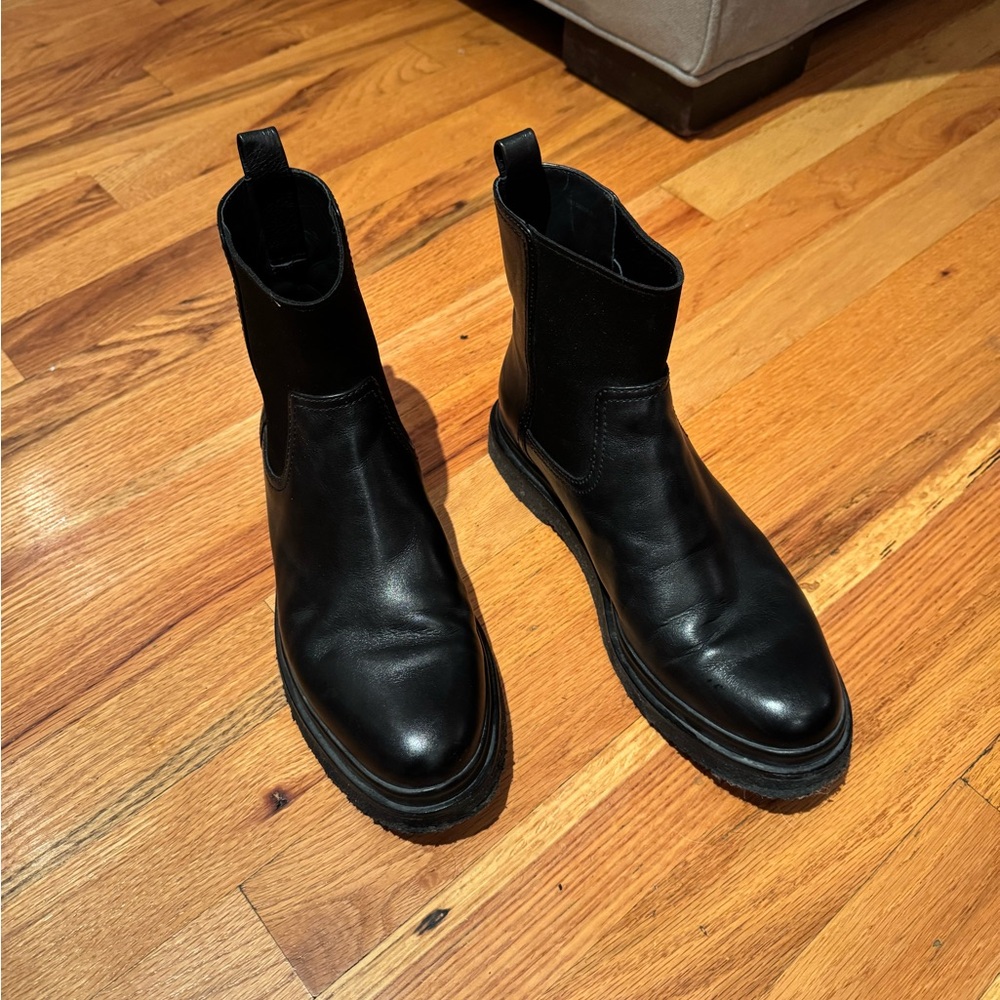 VINCE Chelsea Boots Black Leather Size 7.5